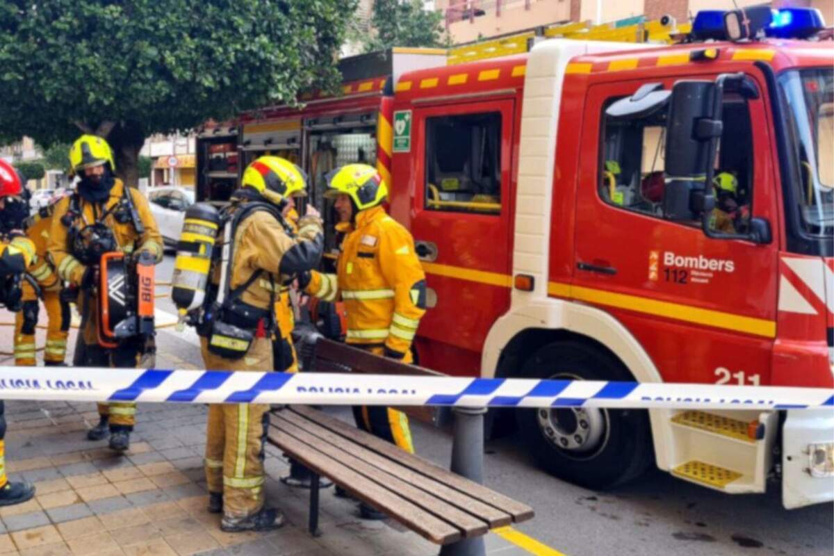 Moren Un Nen De Anys El Seu Pare I L Via A L Incendi D Un Edifici A