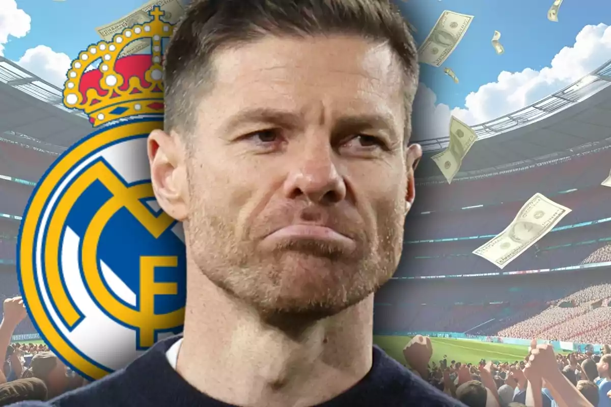Home amb expressió seriosa davant de l’escut del Reial Madrid en un estadi amb bitllets volant i públic animant.