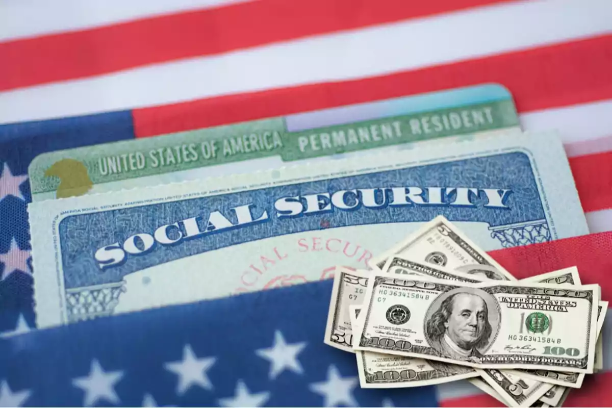 Tarjeta de seguro social, tarjeta de residencia permanente y billetes de dólares sobre una bandera de Estados Unidos Tarjeta de seguro social, tarjeta de residencia permanente y billetes de dólares sobre una bandera de Estados Unidos