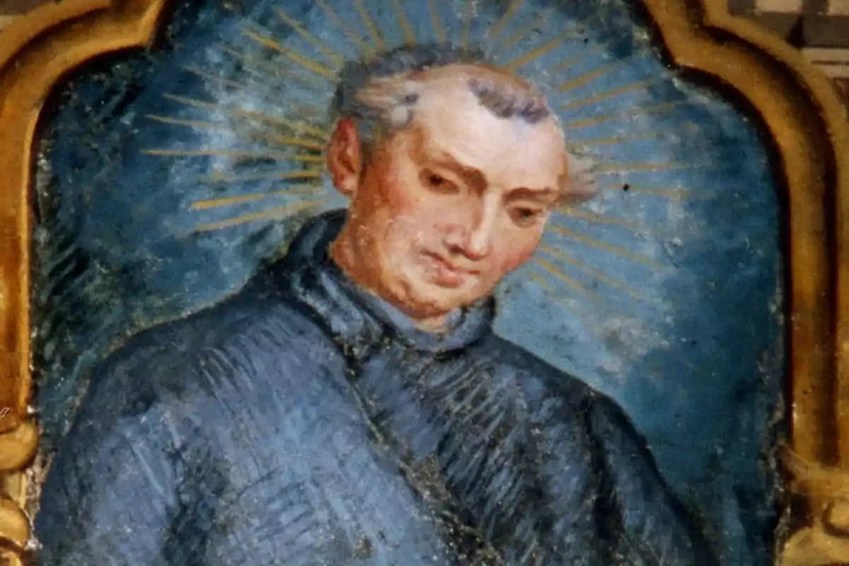 Pintura religiosa d’un home amb aurèola daurada i vestimenta fosca sobre fons blau Pintura religiosa d’un home amb aurèola daurada i vestimenta fosca sobre fons blau