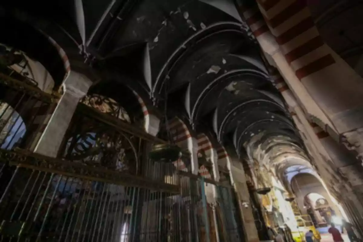 Interior de la Mesquita-Catedral de Còrdova afectat per l’incendi ocorregut el passat divendres, 9 d’agost de 2025 a Còrdova. Interior de la Mesquita-Catedral de Còrdova afectat per l’incendi ocorregut el passat divendres, 9 d’agost de 2025 a Còrdova.
