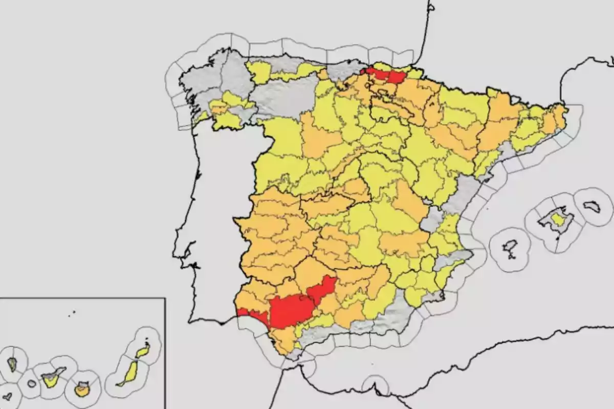 Mapa d’Espanya amb diferents províncies acolorides de groc, taronja i vermell indicant diversos nivells d’alerta meteorològica Mapa d’Espanya amb diferents províncies acolorides de groc, taronja i vermell indicant diversos nivells d’alerta meteorològica