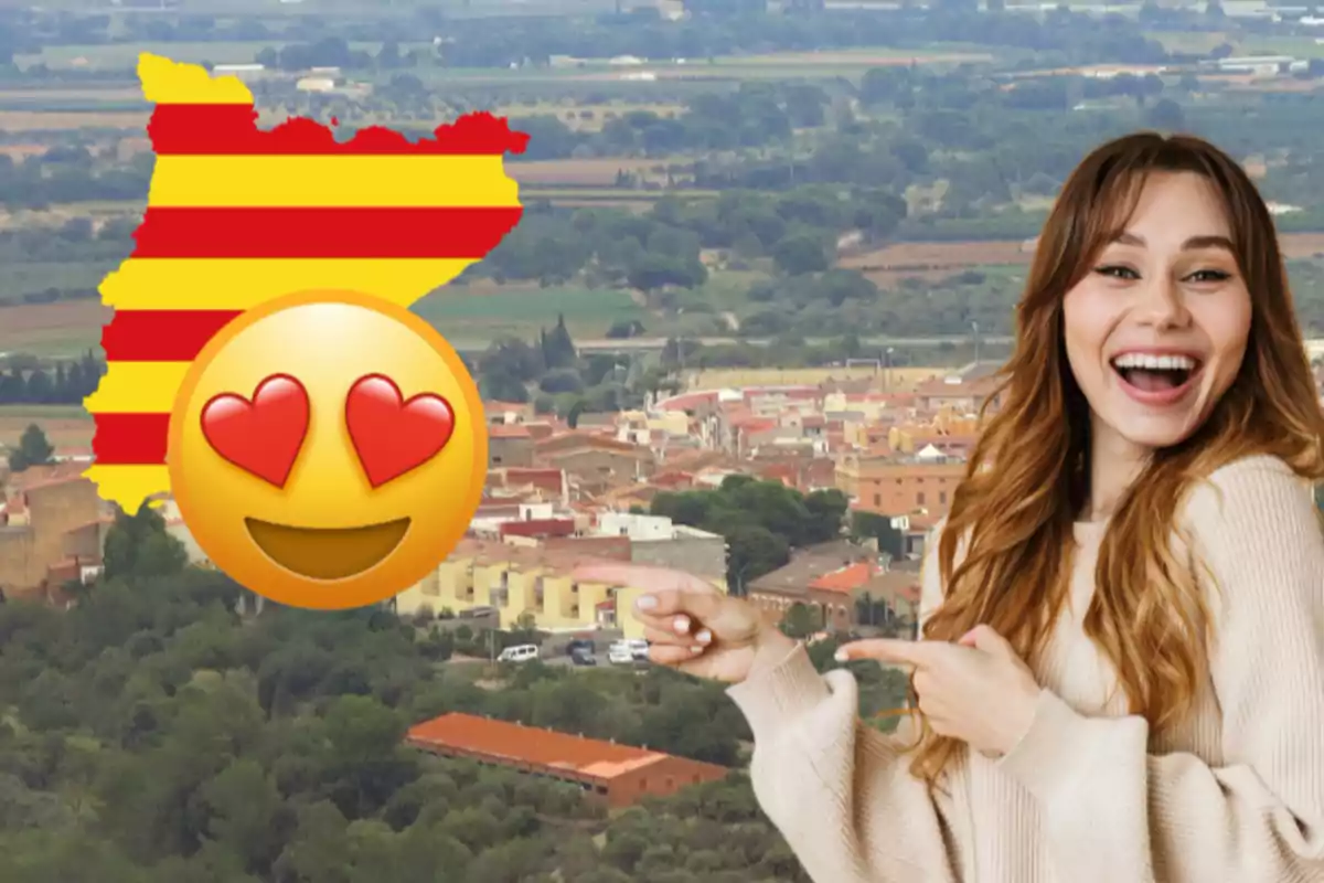 Mujer sonriente señalando un emoji de cara enamorada y un mapa con la bandera catalana sobre un pueblo
