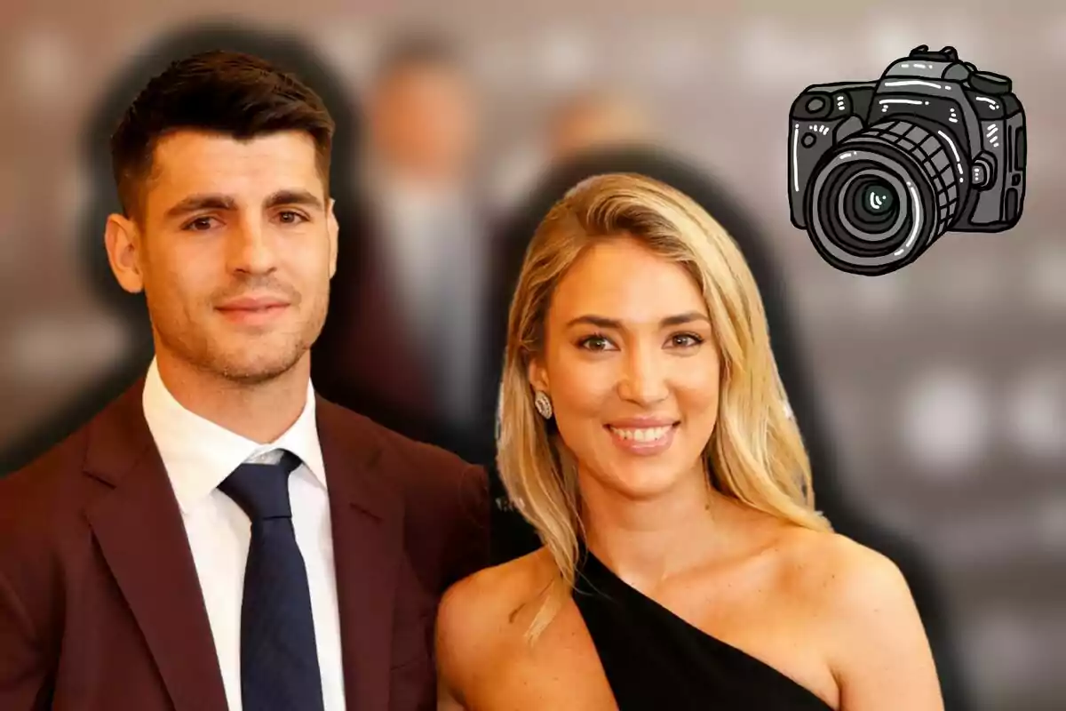 Álvaro Morata y Alice Campello posando elegantemente frente a un fondo desenfocado con un dibujo de cámara fotográfica en la esquina superior derecha