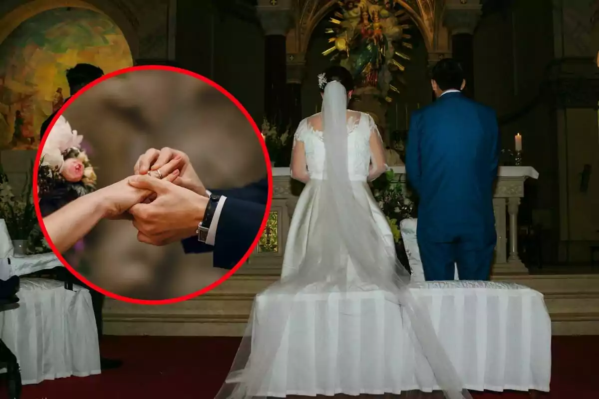 Una pareja vestida de novios está de espaldas en el altar de una iglesia mientras en un círculo se muestra un acercamiento de manos intercambiando anillos de boda Una pareja vestida de novios está de espaldas en el altar de una iglesia mientras en un círculo se muestra un acercamiento de manos intercambiando anillos de boda
