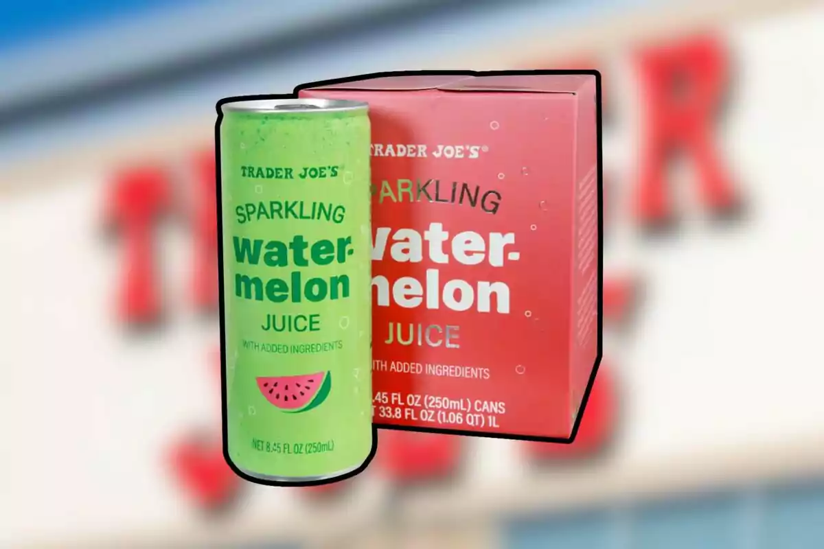 Lata y caja de jugo espumoso de sandía de la marca Trader Joe's sobre un fondo desenfocado Lata y caja de jugo espumoso de sandía de la marca Trader Joe's sobre un fondo desenfocado