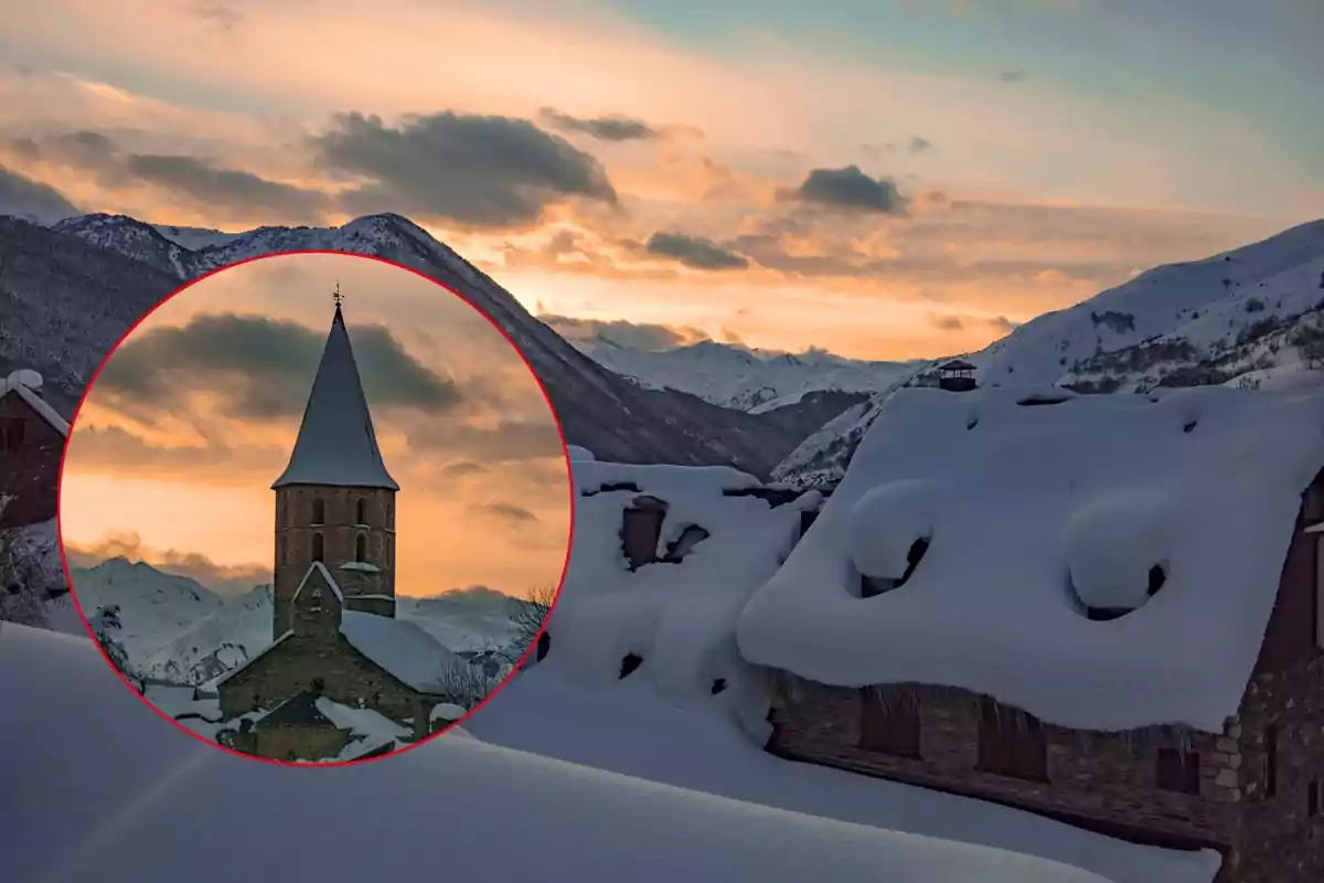 Pueblo de montaña cubierto de nieve al atardecer con una iglesia destacada y montañas al fondo Pueblo de montaña cubierto de nieve al atardecer con una iglesia destacada y montañas al fondo