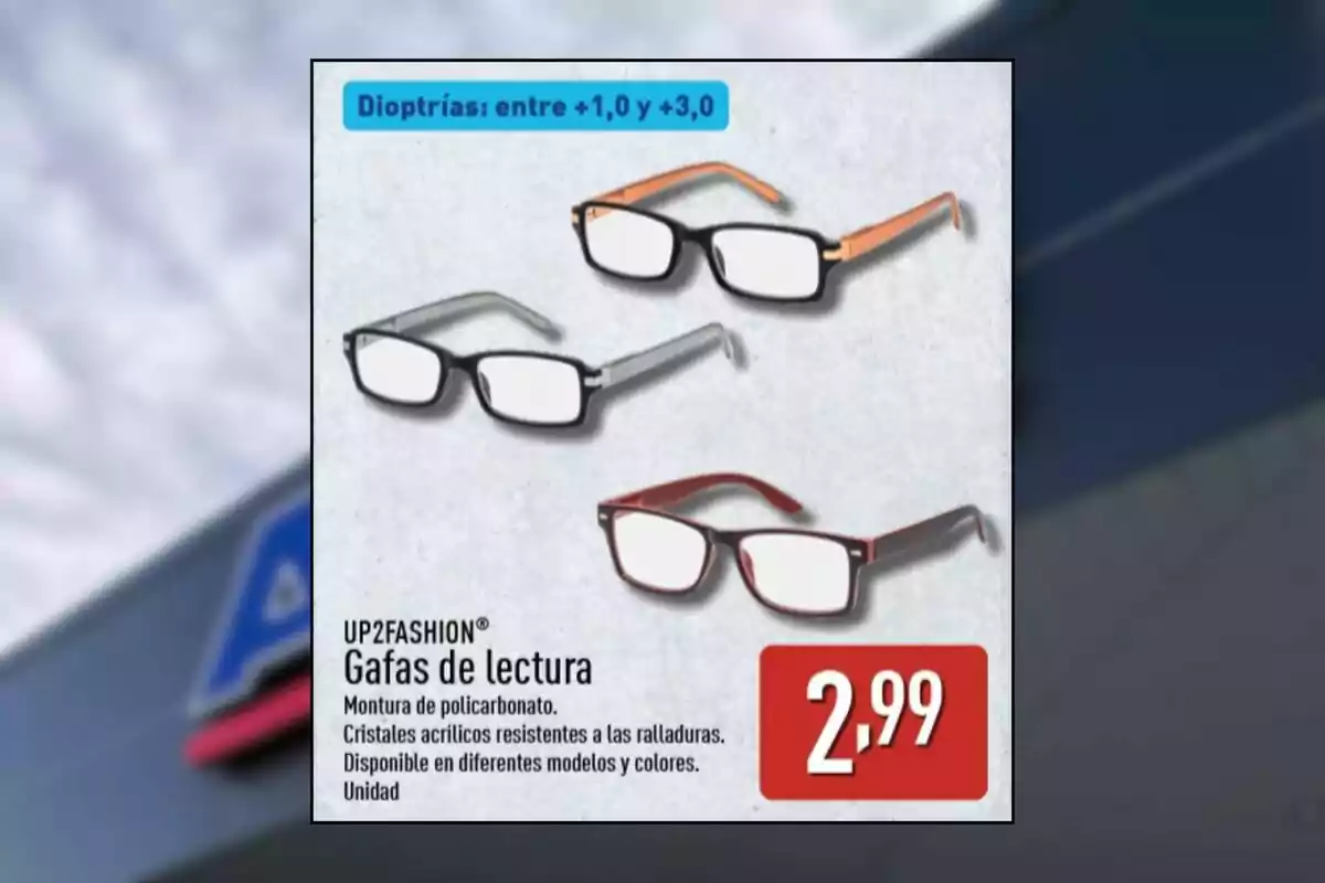 Tres modelos de gafas de lectura UP2FASHION en diferentes colores con montura de policarbonato y cristales acrílicos resistentes a rayaduras, disponibles por 2,99 euros