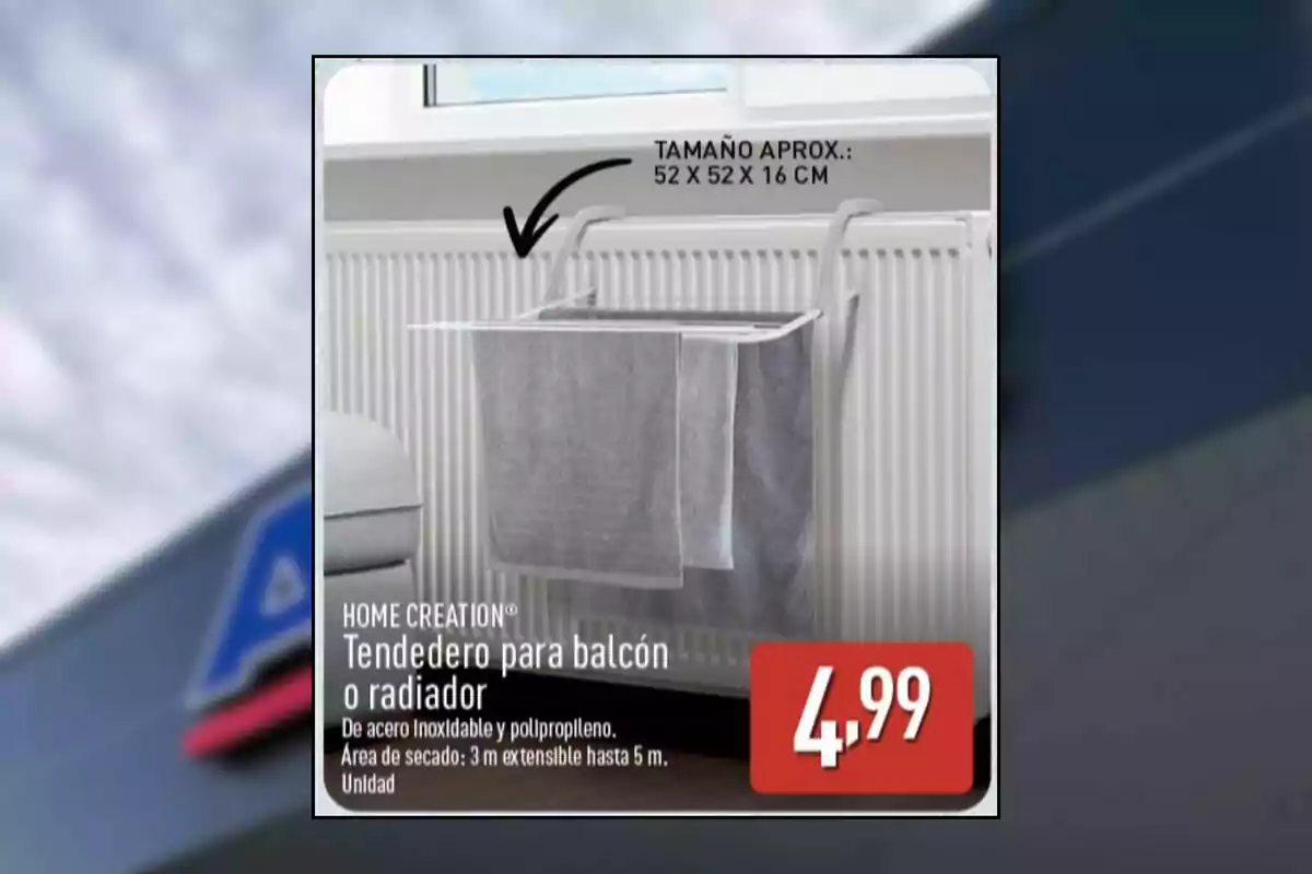 Estenedor metàl·lic per penjar roba al balcó o radiador amb tovalloles esteses i preu de 4,99 euros