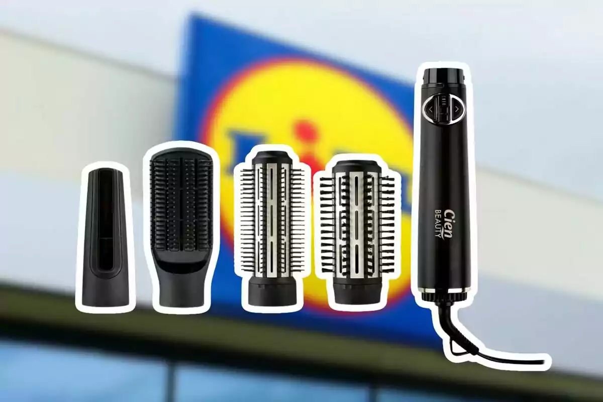 Secador de pelo con varios accesorios de la marca Cien Beauty frente a un cartel de Lidl desenfocado Secador de pelo con varios accesorios de la marca Cien Beauty frente a un cartel de Lidl desenfocado