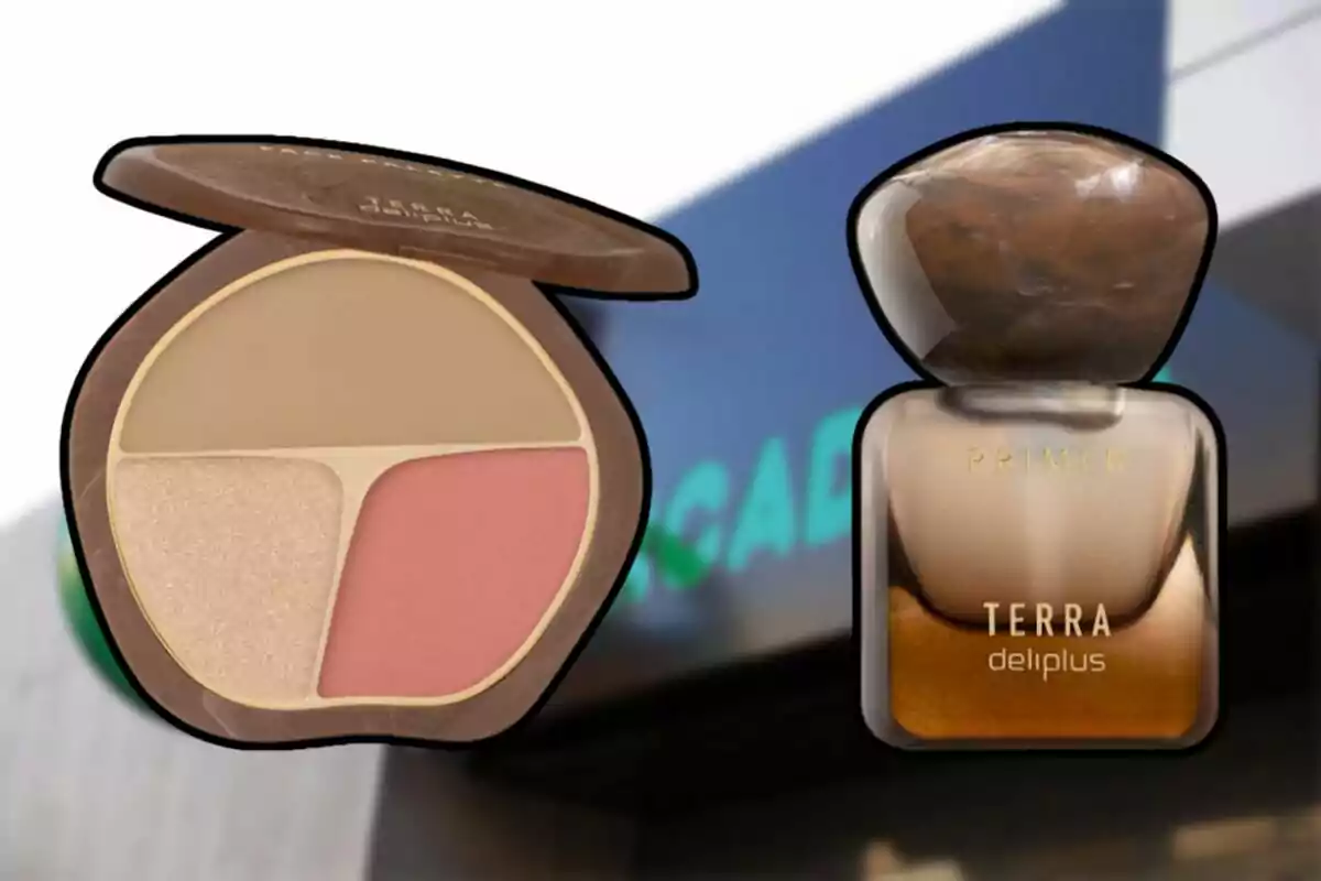 Dos productos de maquillaje de la marca Deliplus, un primer y una paleta de polvos, sobre un fondo desenfocado de una tienda. Dos productos de maquillaje de la marca Deliplus, un primer y una paleta de polvos, sobre un fondo desenfocado de una tienda.