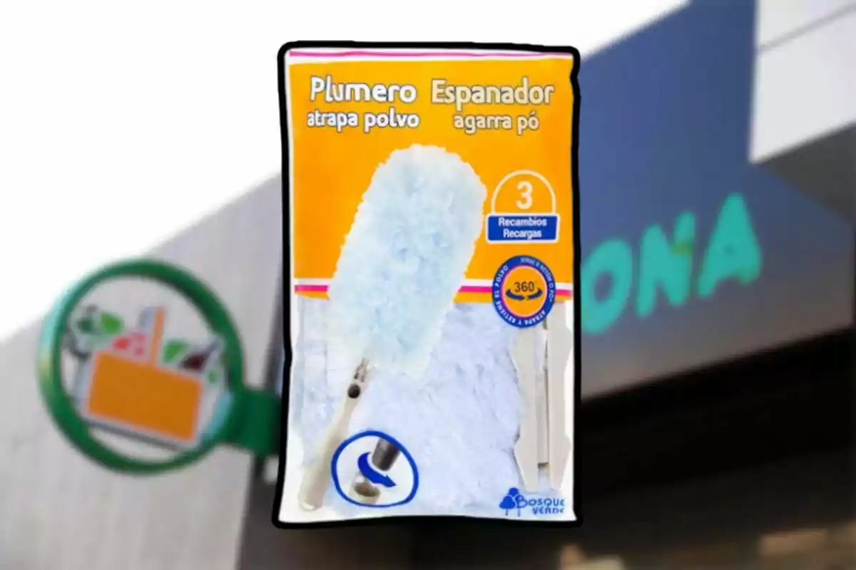 Paquet de plomall atrapa-polsa de la marca Bosque Verde amb fons de botiga