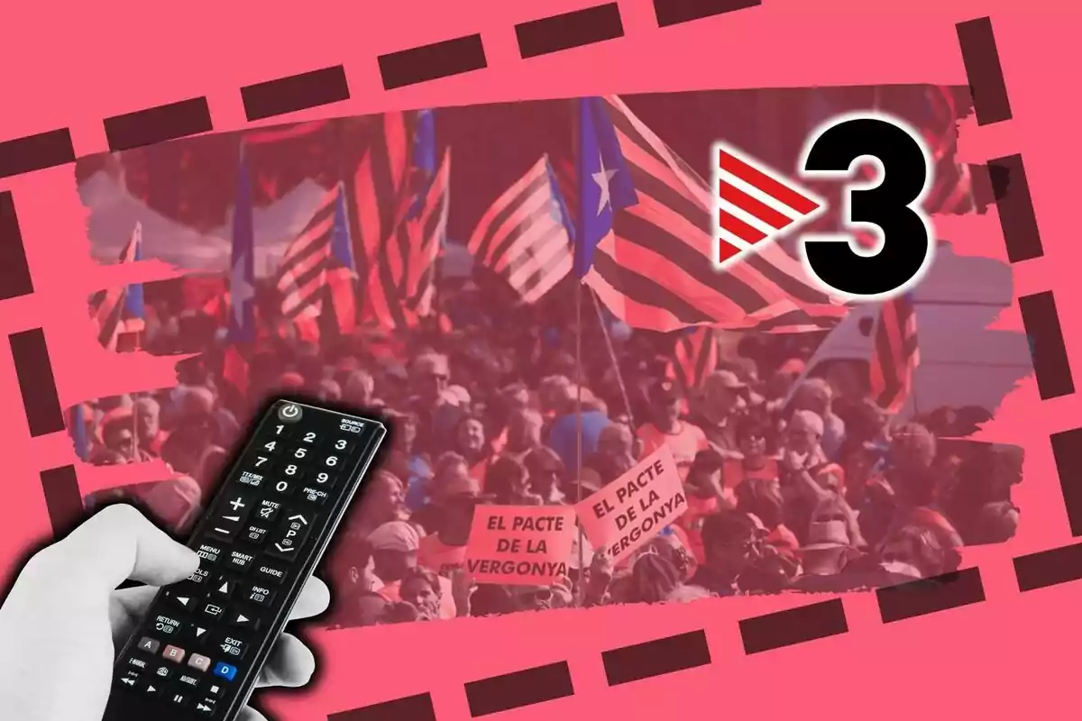 Una mà sosté un comandament a distància davant d’una multitud amb banderes estelades i pancartes que diuen El pacte de la vergonya, al costat del logotip de TV3 sobre un fons rosa.
