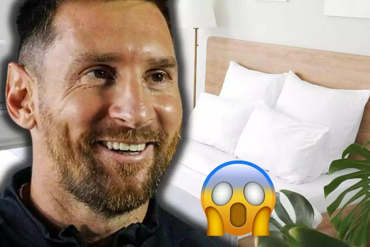Leo Messi somrient en primer pla al costat d’un llit amb llençols blancs i un emoji de sorpresa