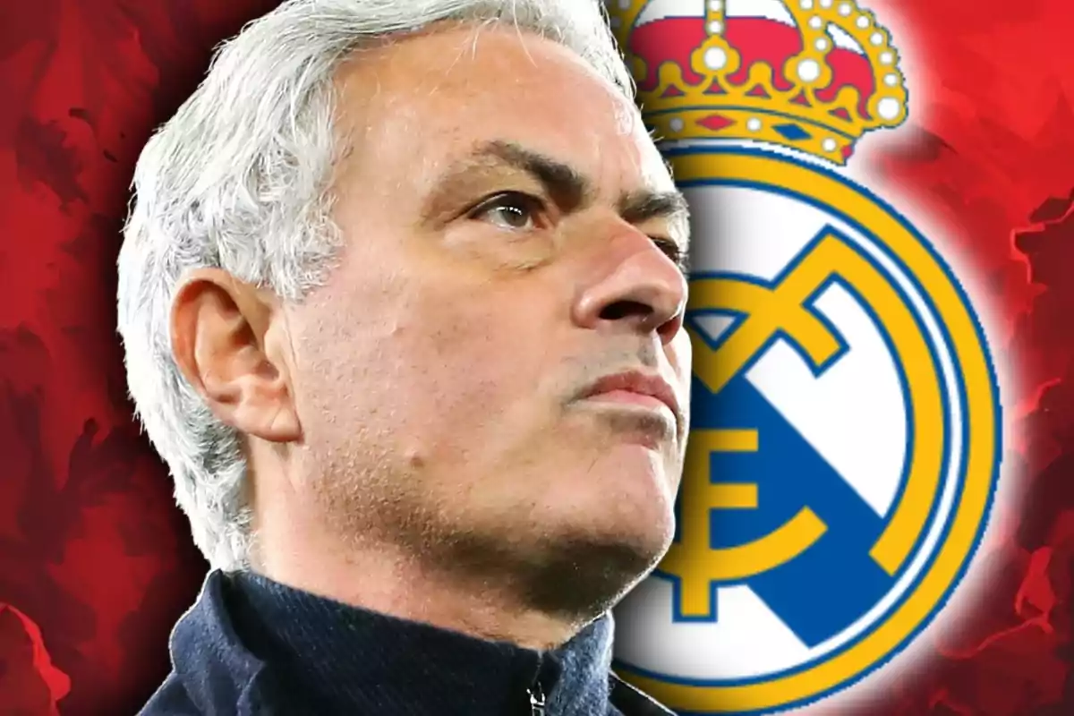 Home de cabells canosos amb expressió seriosa davant de l’escut del Reial Madrid sobre un fons vermell