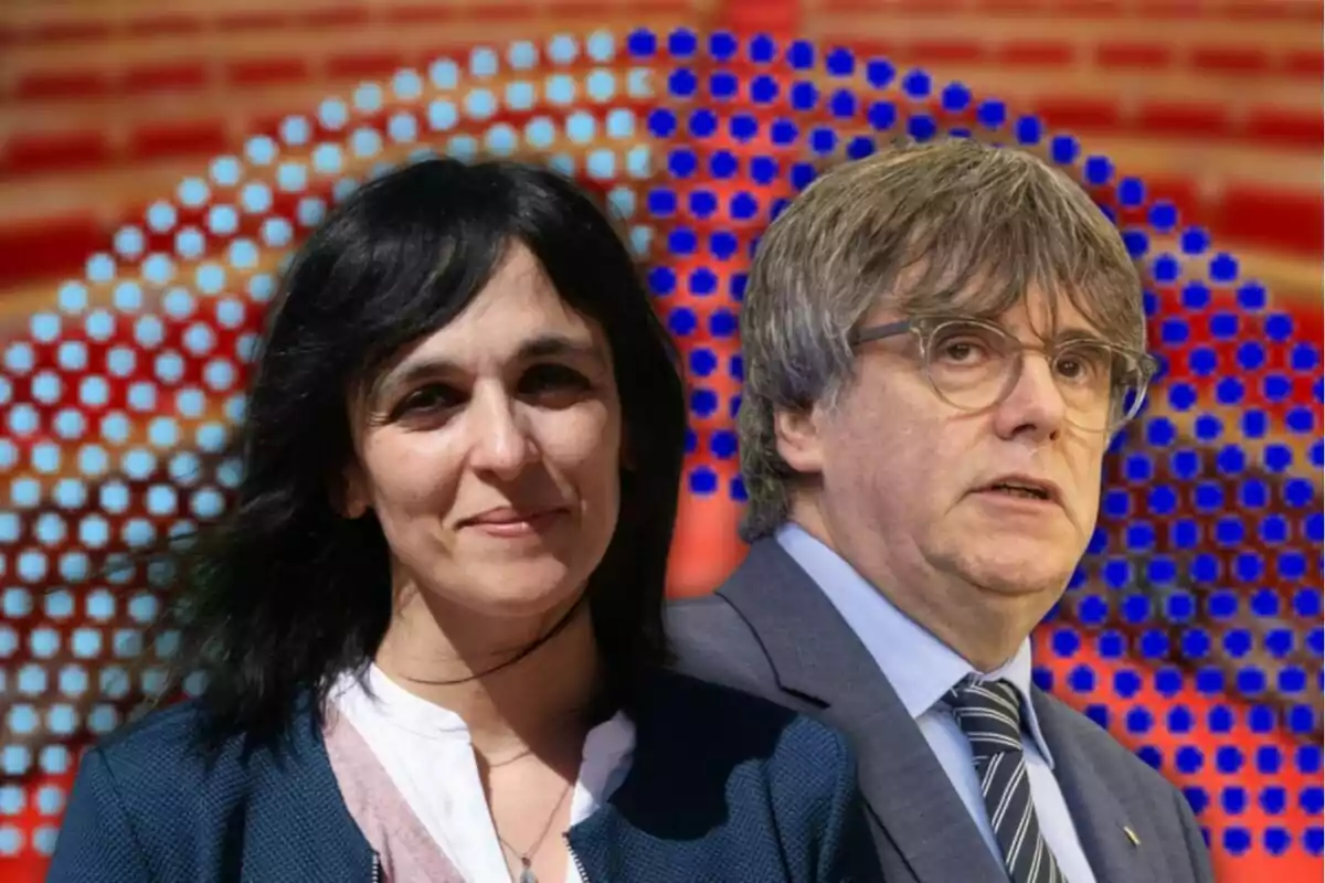 Dues persones posen davant d’un fons acolorit amb punts blaus i vermells