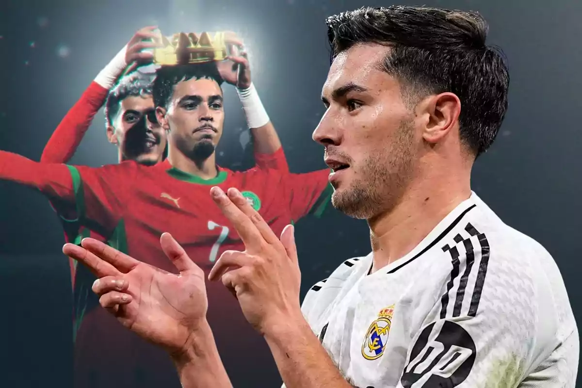 Futbolista del Reial Madrid celebrant mentre al fons dos jugadors del Marroc apareixen amb una corona