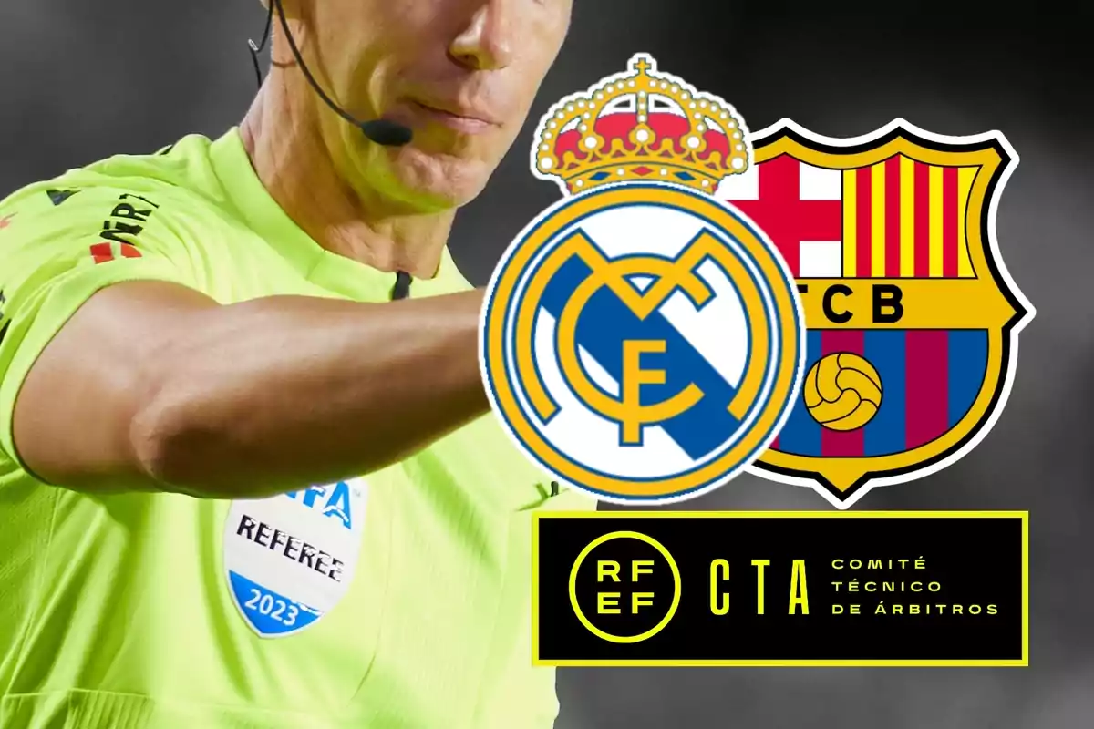 Un àrbitre de futbol amb els escuts del Reial Madrid i del Barcelona al costat del logotip del Comitè Tècnic d’Àrbitres