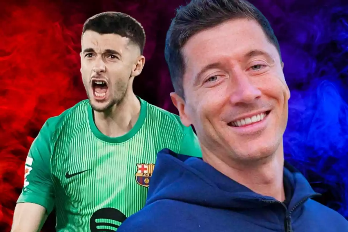 Dos futbolistes del FC Barcelona apareixen en primer pla amb un fons de fum en tons vermells i blaus; un d’ells porta un uniforme verd i està cridant mentre l’altre somriu.