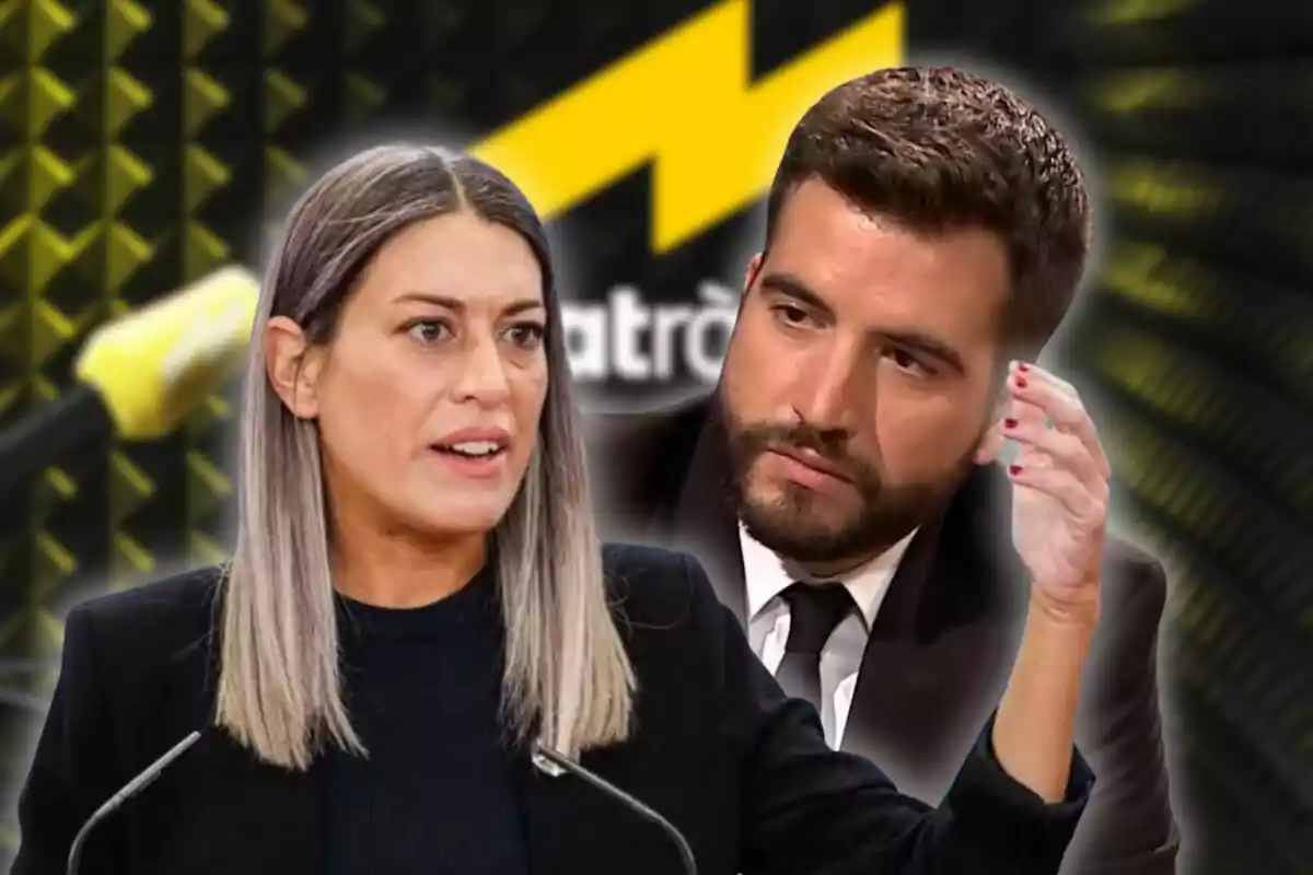 Dos personas en primer plano, una mujer hablando y un hombre escuchando atentamente, con un fondo de estudio de grabación y un logotipo amarillo.
