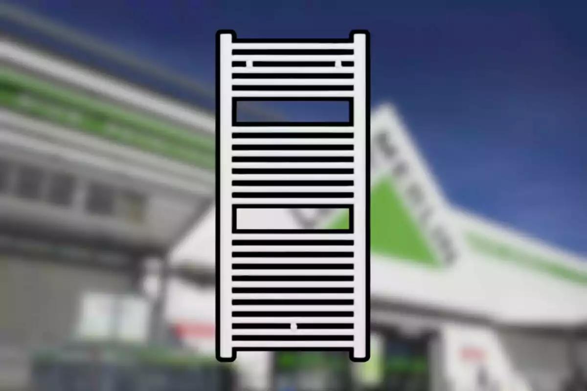 Dibujo de un radiador toallero sobre un fondo borroso de una tienda