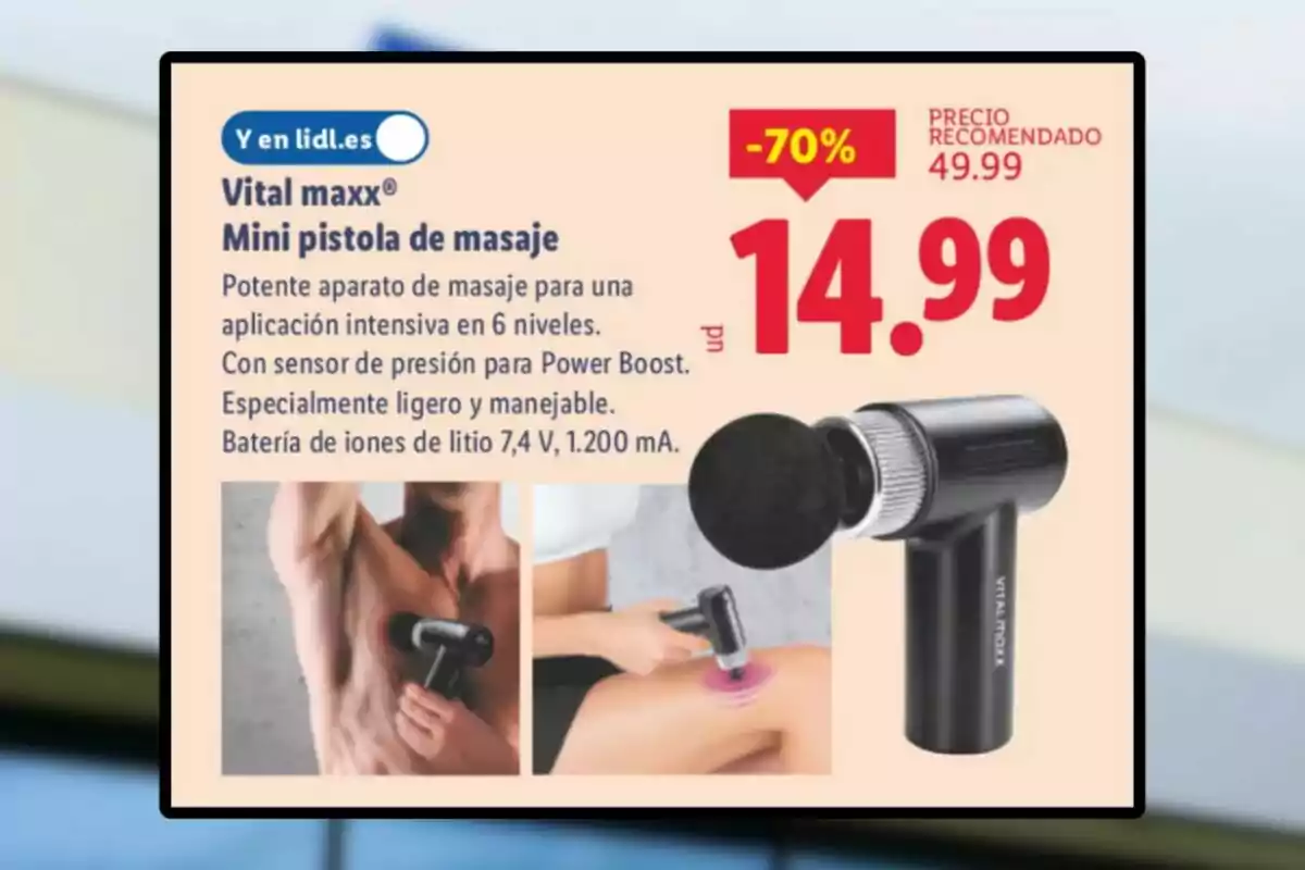 Publicidad de una mini pistola de masaje Vital maxx en oferta con un descuento del 70 por ciento, mostrando el precio rebajado a 14.99 euros y el precio recomendado de 49.99 euros, junto a imágenes del producto y de personas usándolo en el brazo y la pierna
