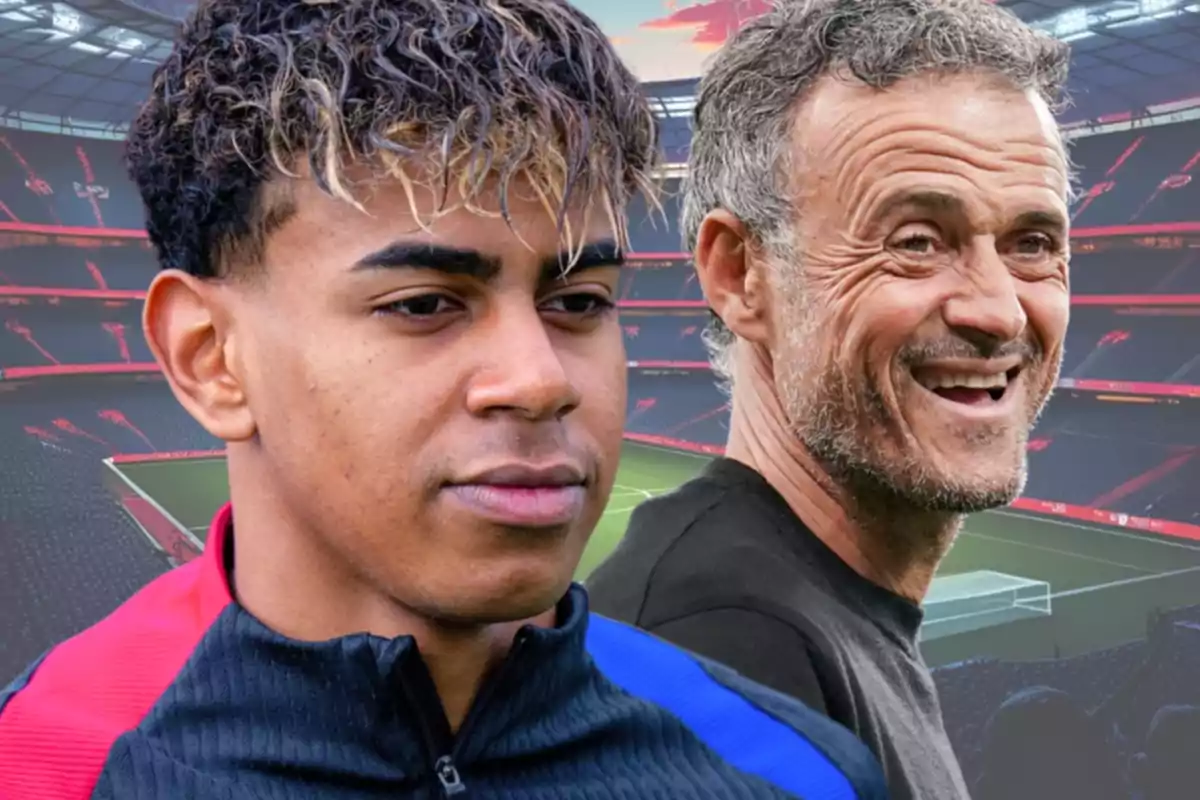 Dues persones en primer pla dins d’un estadi de futbol, una d’elles somriu mentre l’altra té una expressió seriosa