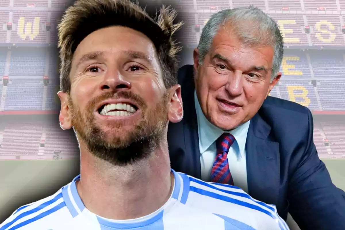 Dos hombres en primer plano, uno con camiseta deportiva y otro con traje, en un estadio de fútbol vacío.