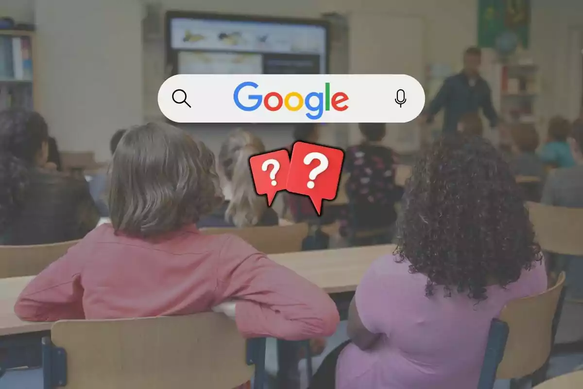 Estudiants asseguts en una aula observen el professor mentre al centre de la imatge apareix una barra de cerca de Google i dues icones de signes d’interrogació.