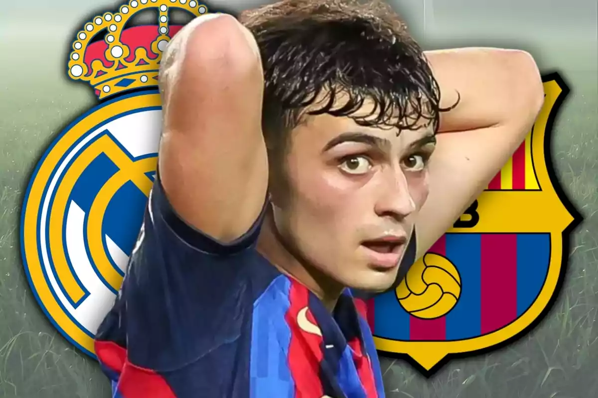 Futbolista amb uniforme blaugrana en primer pla amb els escuts del Reial Madrid i del Barcelona de fons