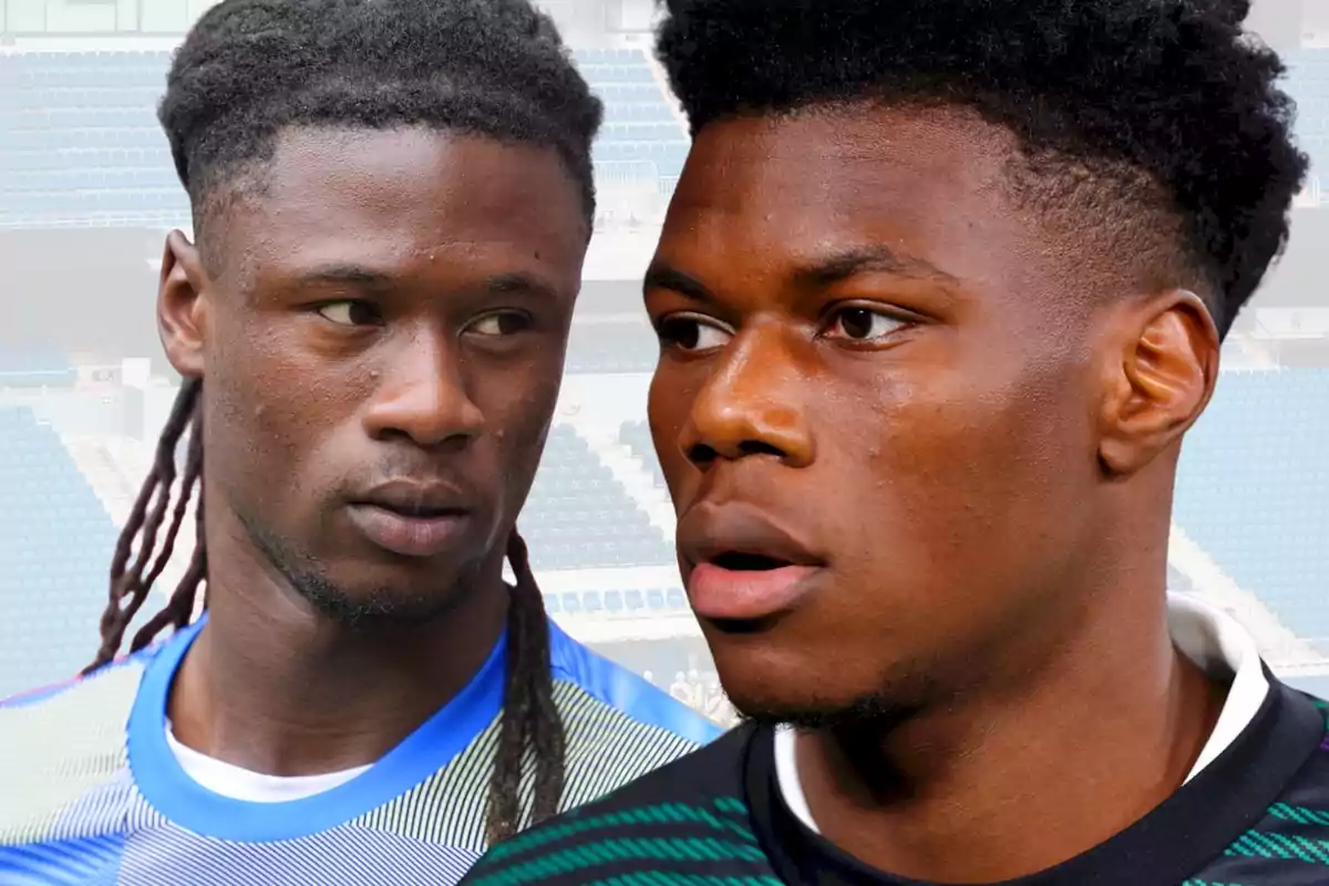 Dos futbolistes joves amb expressió seriosa en un estadi de fons