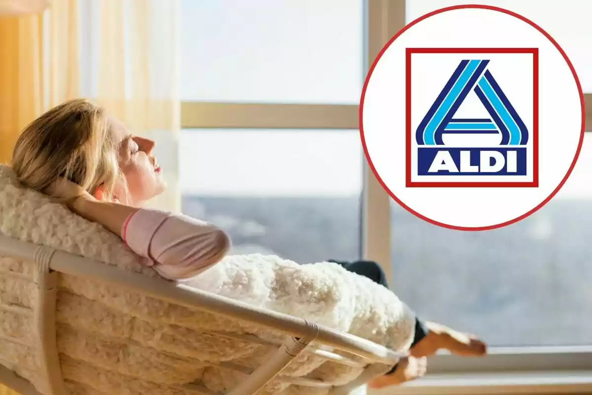 Mujer relajándose en una silla junto a una ventana soleada con el logo de ALDI en la esquina superior derecha