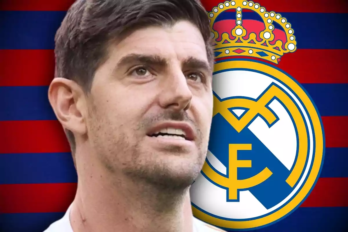 Porter de futbol amb l’escut del Reial Madrid de fons i un fons de ratlles vermelles i blaves