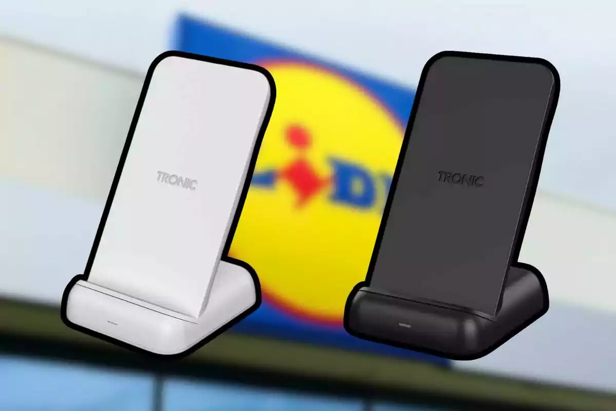 Two white and black Tronic wireless chargers in front of a blurry Lidl sign