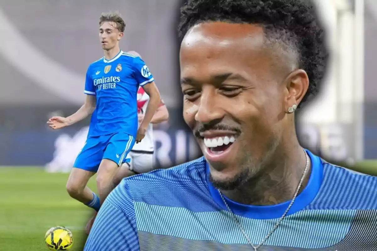 Dos futbolistes del Reial Madrid amb uniforme blau, un d’ells somriu en primer pla i l’altre està jugant al camp amb una pilota groga.