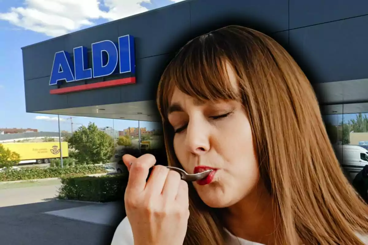 Mujer disfrutando de una cucharada de comida frente a una tienda Aldi.