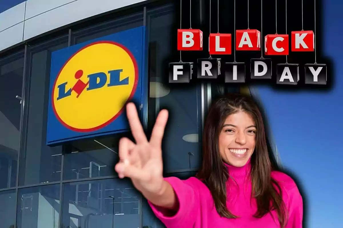 Una dona somrient amb jersei rosa fa el signe de la pau davant d’una botiga Lidl amb un cartell de Black Friday a la part superior.