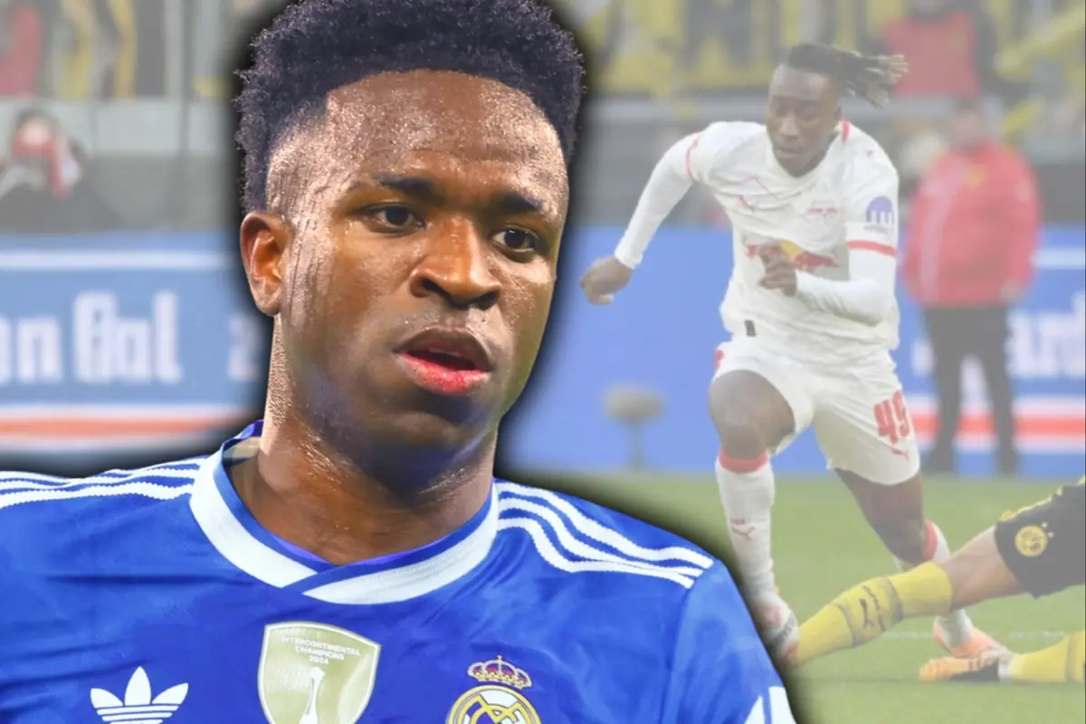 Primer plano de un futbolista con uniforme azul del Real Madrid y al fondo otro jugador corriendo en un partido de fútbol