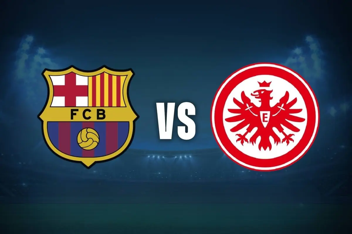 Escudos de Barcelona y Eintracht Frankfurt enfrentándose en un partido de fútbol Escudos de Barcelona y Eintracht Frankfurt enfrentándose en un partido de fútbol