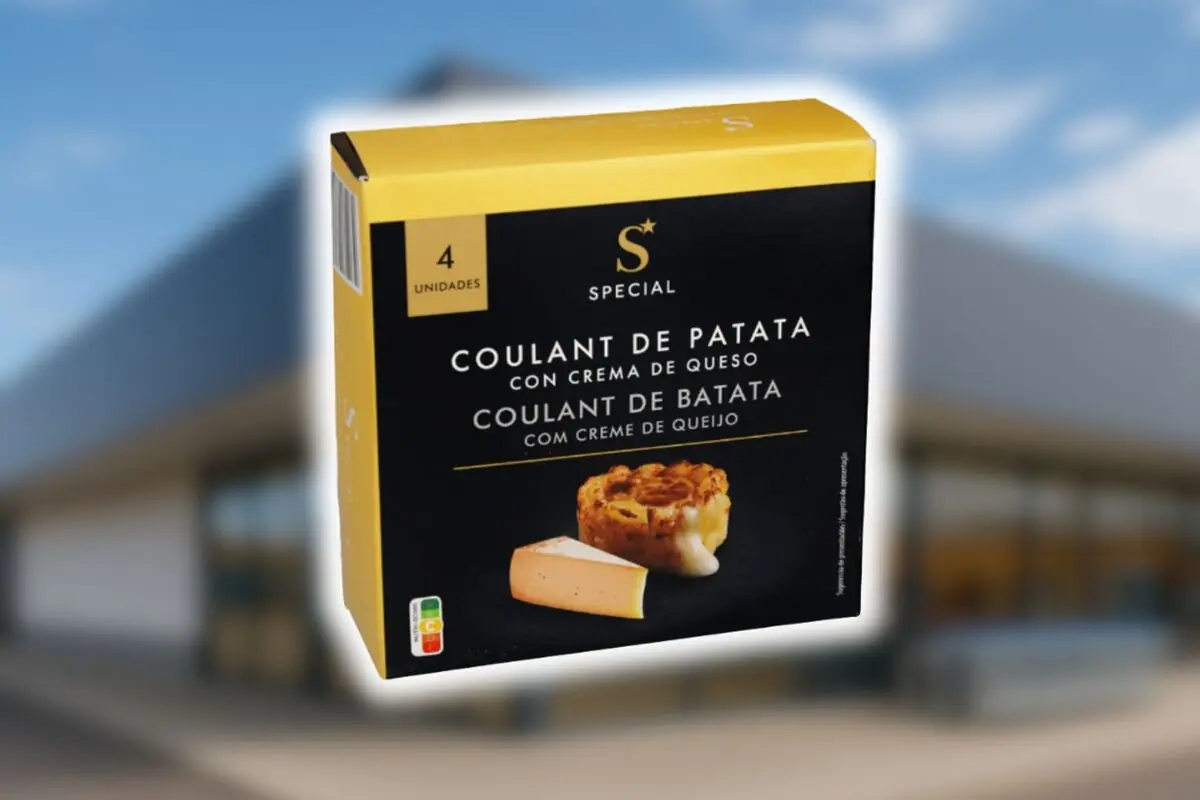 Caja de coulant de patata con crema de queso de la marca Special de Aldi sobre un fondo desenfocado.