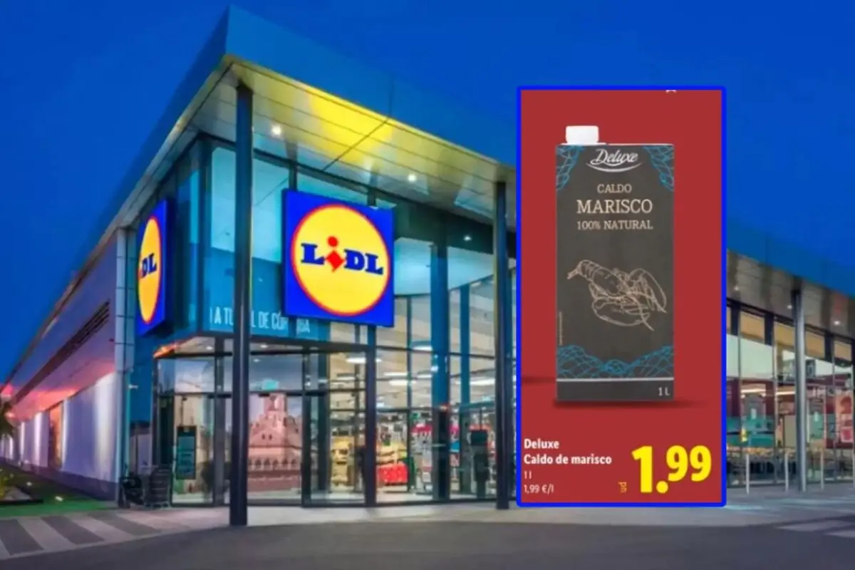 Fachada de un supermercado Lidl con un cartel promocional de caldo de marisco Deluxe a 1,99 euros