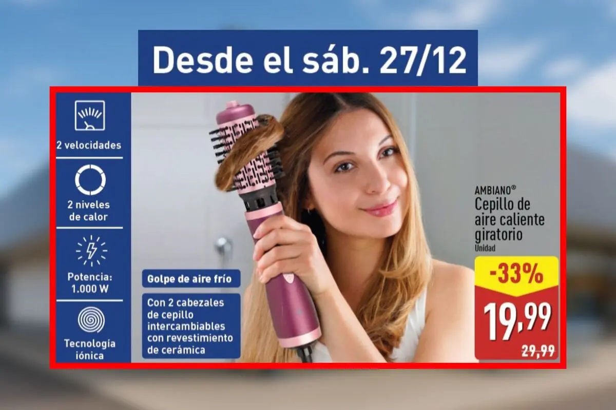 Folleto en el que aparece un cepillo de aire caliente giratorio Ambiano con una mujer usándolo en el cabello destacando 2 velocidades 2 niveles de calor tecnología iónica potencia de 1000 W y oferta con descuento a 19,99 euros disponible desde el sábado, 27 de diciembre, en Aldi.
