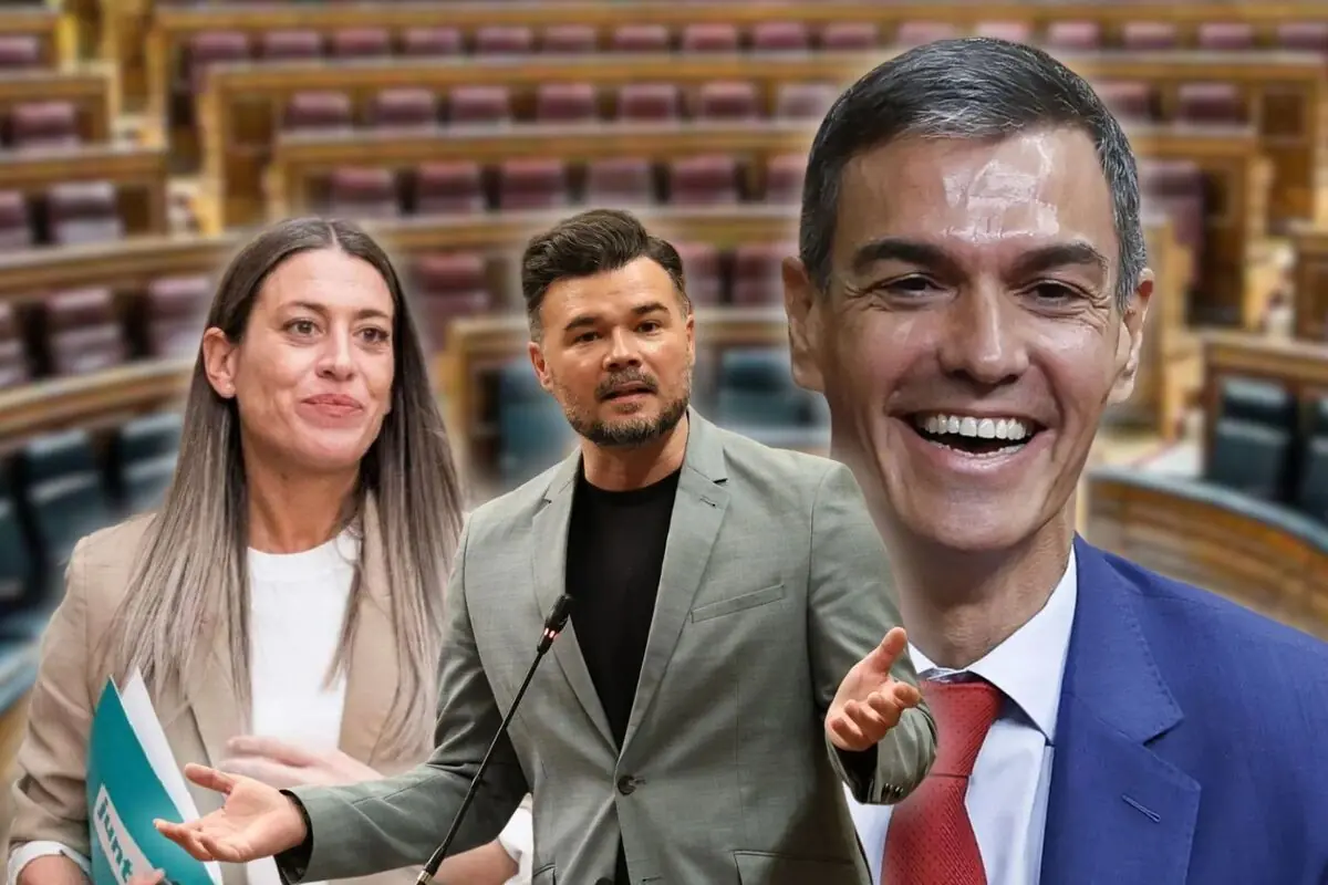 Tres personas en primer plano con expresión seria y sonriente, sobre un fondo difuminado de un hemiciclo parlamentario.