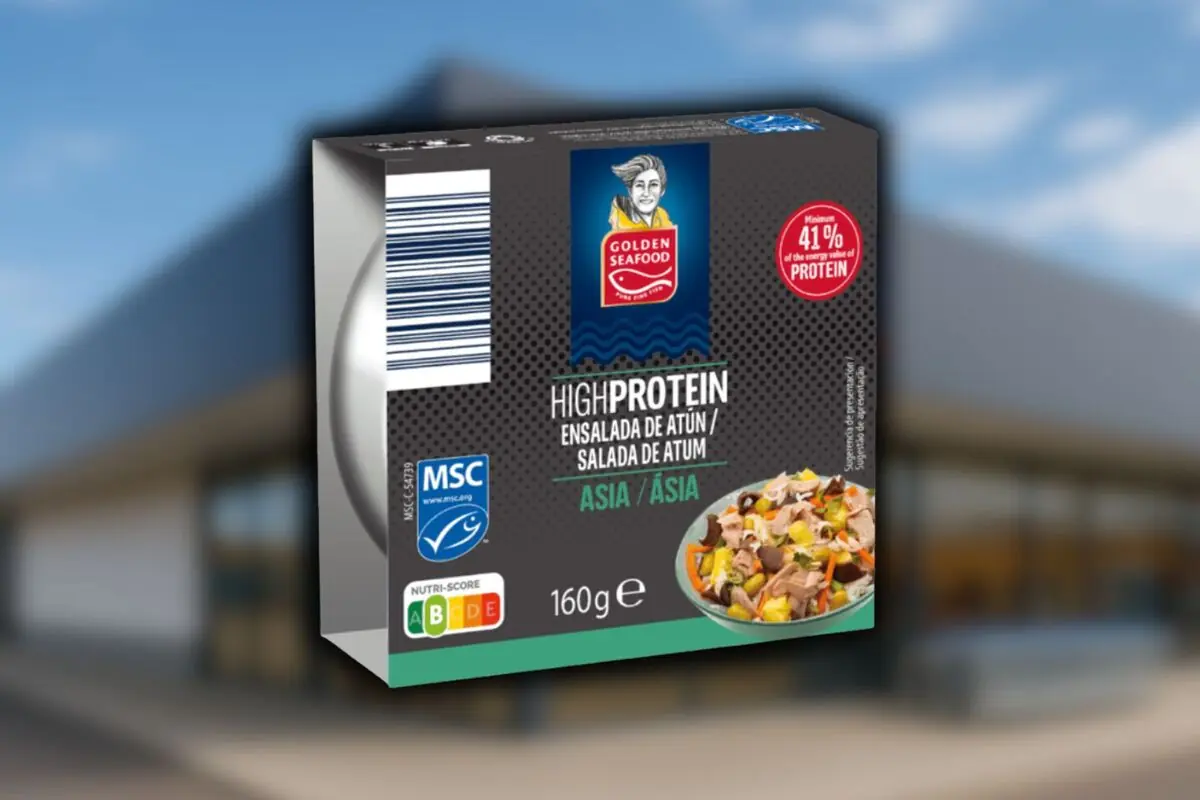 Caja de ensalada de atún alta en proteína Golden Seafood sabor Asia de 160 gramos con imagen del plato y sellos MSC y Nutri Score Caja de ensalada de atún alta en proteína Golden Seafood sabor Asia de 160 gramos con imagen del plato y sellos MSC y Nutri Score