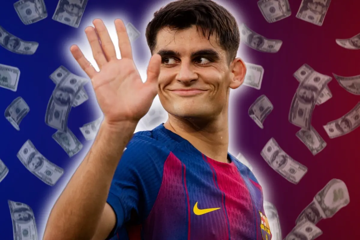 Futbolista amb uniforme blau i vermell somriu i saluda mentre bitllets de dòlar floten al seu voltant sobre un fons blau i vermell difuminat.