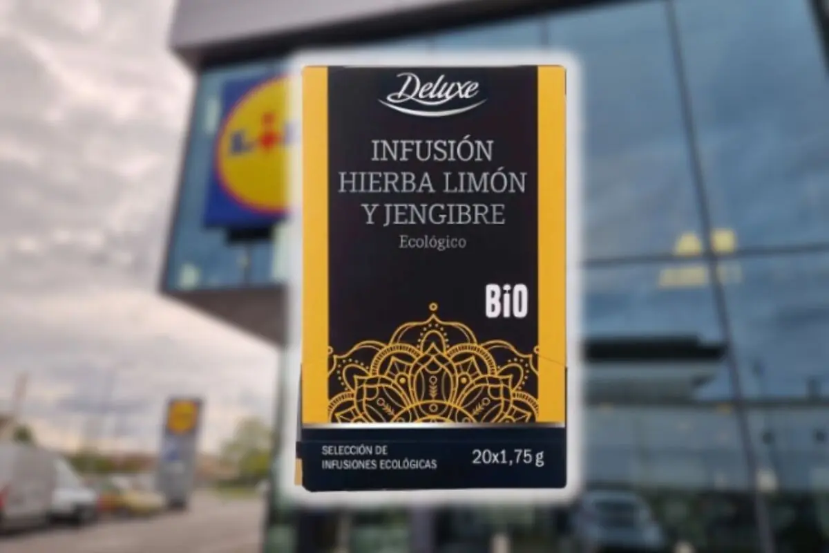 Organic Deluxe Bio lemongrass and ginger infusion box in front of a blurred Lidl supermarket façade