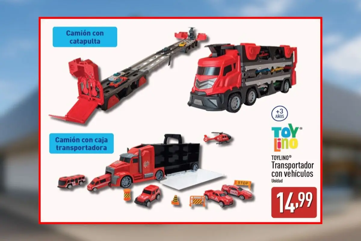 Juguete transportador de vehículos de la marca Toylino para niños mayores de tres años incluye camión con catapulta y camión con caja transportadora además de varios autos pequeños y accesorios de tráfico precio de 14,99 euros en Aldi.