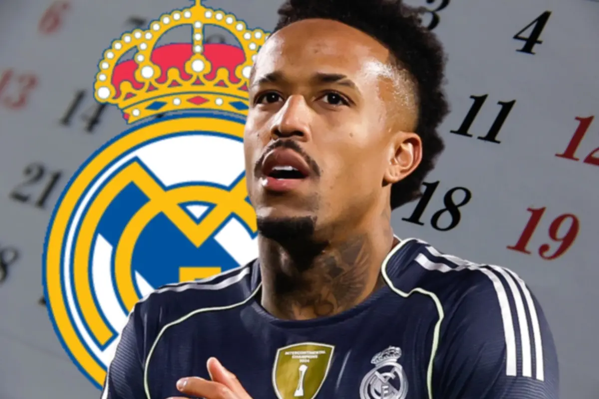 Futbolista del Real Madrid con uniforme oscuro frente al escudo del club y un calendario de fondo