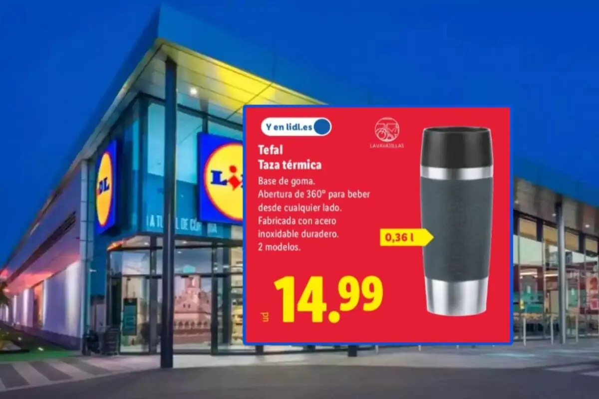 Fachada de una tienda Lidl con un anuncio de una taza térmica Tefal de acero inoxidable con base de goma y apertura de 360 grados a un precio de 14.99 euros Fachada de una tienda Lidl con un anuncio de una taza térmica Tefal de acero inoxidable con base de goma y apertura de 360 grados a un precio de 14.99 euros