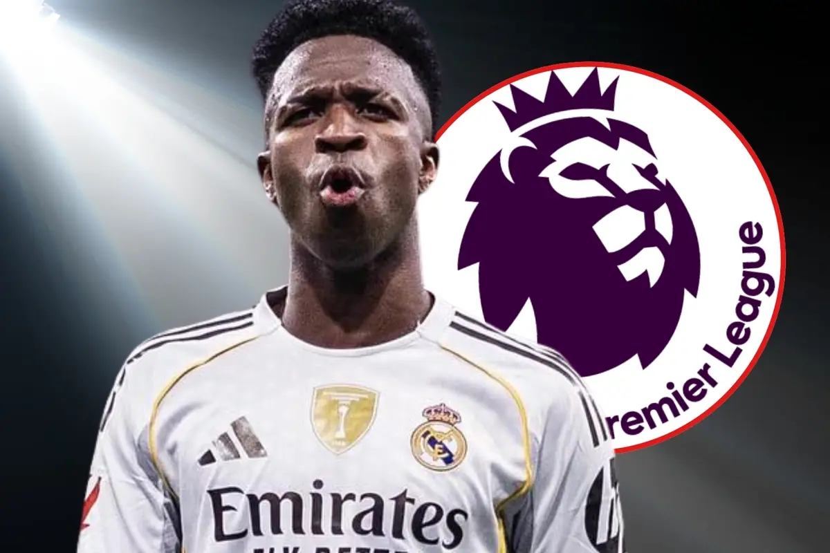 Futbolista del Reial Madrid celebrant amb un gest intens davant del logotip de la Premier League sobre un fons fosc il·luminat per un focus